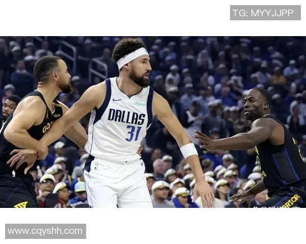 库里受伤后,汤普森成为勇士新的得分利器 库里受伤后,汤普森成为勇士新的得分利器