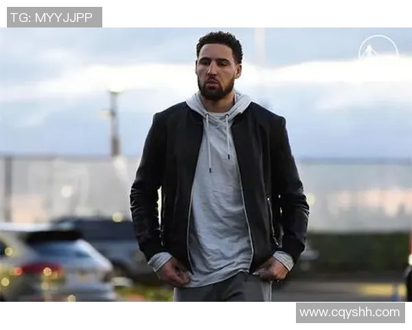 小白莫里斯正式复出:打破沉寂,再掀电竞风潮! 小白莫里斯正式复出:打破沉寂,再掀电竞风潮!